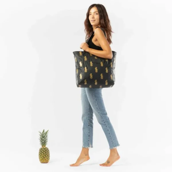 aloha_pineapple_royale_da_3.webp Aloha Pineapple Royale Day Tripper In Gold On Black< Shopping Totes | Beach Bags
