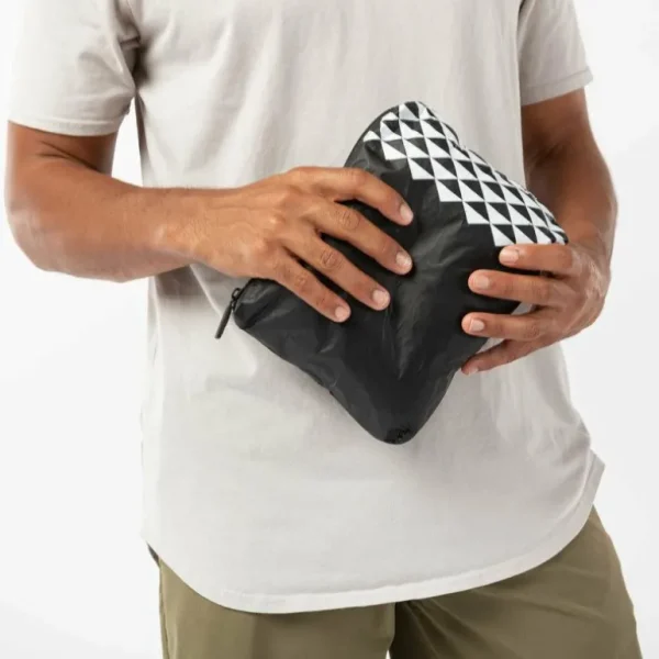aloha_small_kona_pouch_in_1.webp Aloha Small Kona Pouch In White/Black<Women Toiletry Bags | Cosmetic Bags
