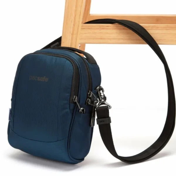 pacsafe_metrosafe_ls_econ_7.webp Pacsafe Metrosafe LS100 ECONYL® Anti-Theft Crossbody Bag< Day Bags | Travel Bags