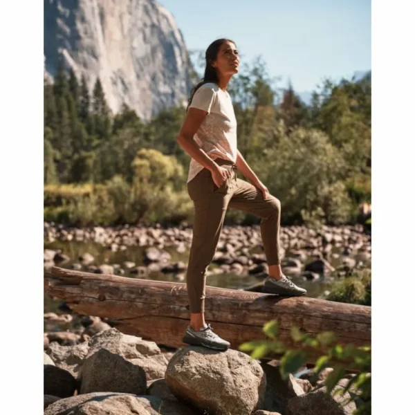 royal_robbins_womens_spot_7.webp Royal Robbins Women's Spotless Evolution Jogger<Women Pants