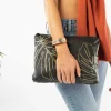 womens_aloha_mid_lnai_pou_1.webp Aloha Women's Mid Lānai Pouch In Gold On Black<Women Toiletry Bags | Cosmetic Bags
